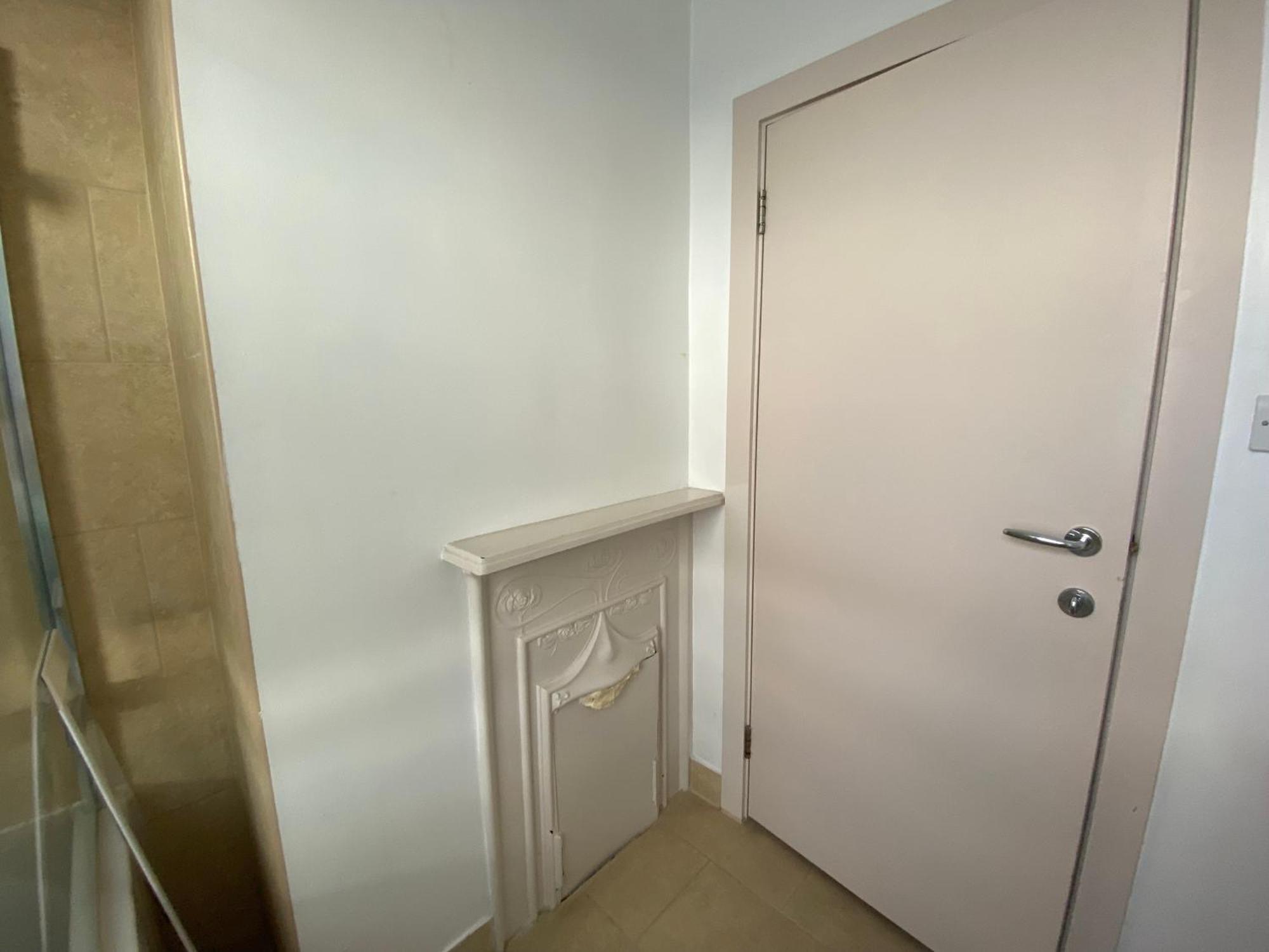 Queen Adelaide Apartment